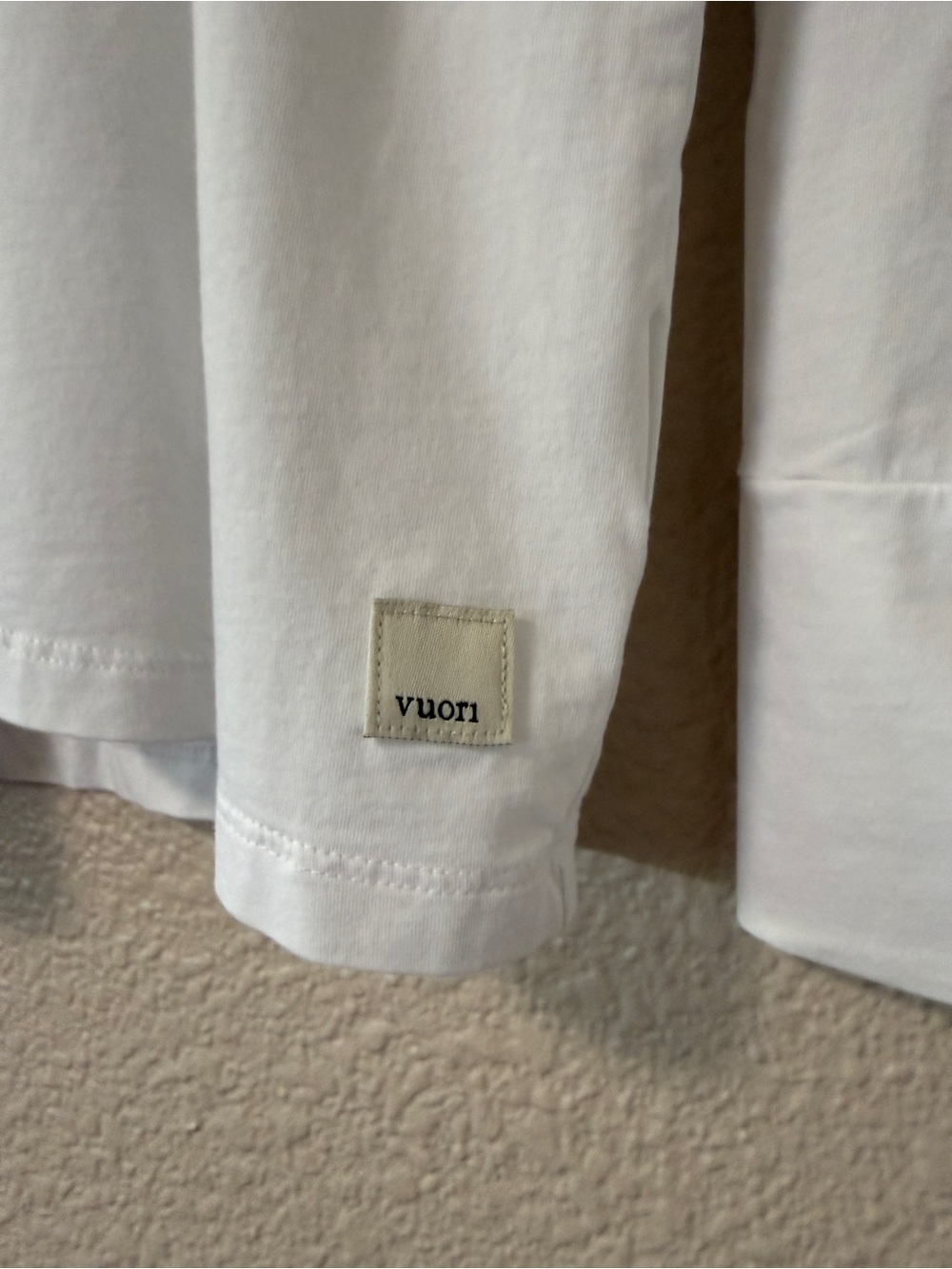 NWOT Vuori Feather Long Sleeve Tee Oversized Lightweight Everyday White M Cotton - Picture 3 of 6